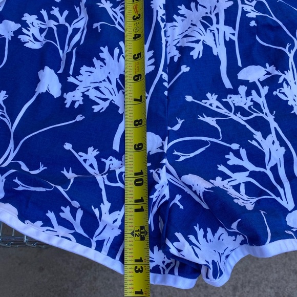 KATE SPADE SATURDAY Blue and White Floral Print Shorts Size 2 - Picture 6 of 7